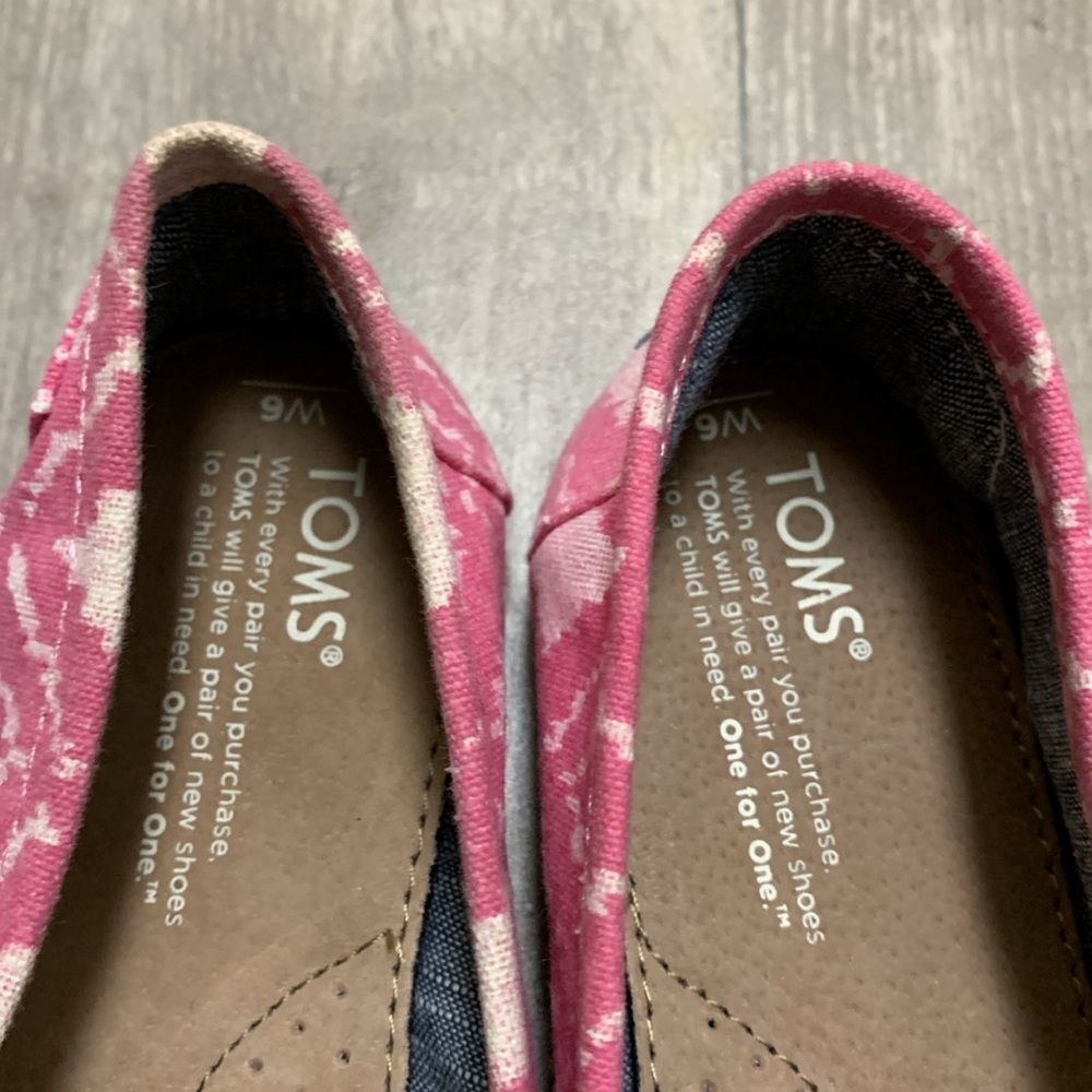 Womens‎ TOMS Geometric Pink Slip On Shoes - Picture 4 of 6